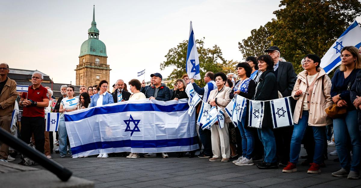 Solidaritätsbekundung für Israel auf dem Friedensplatz